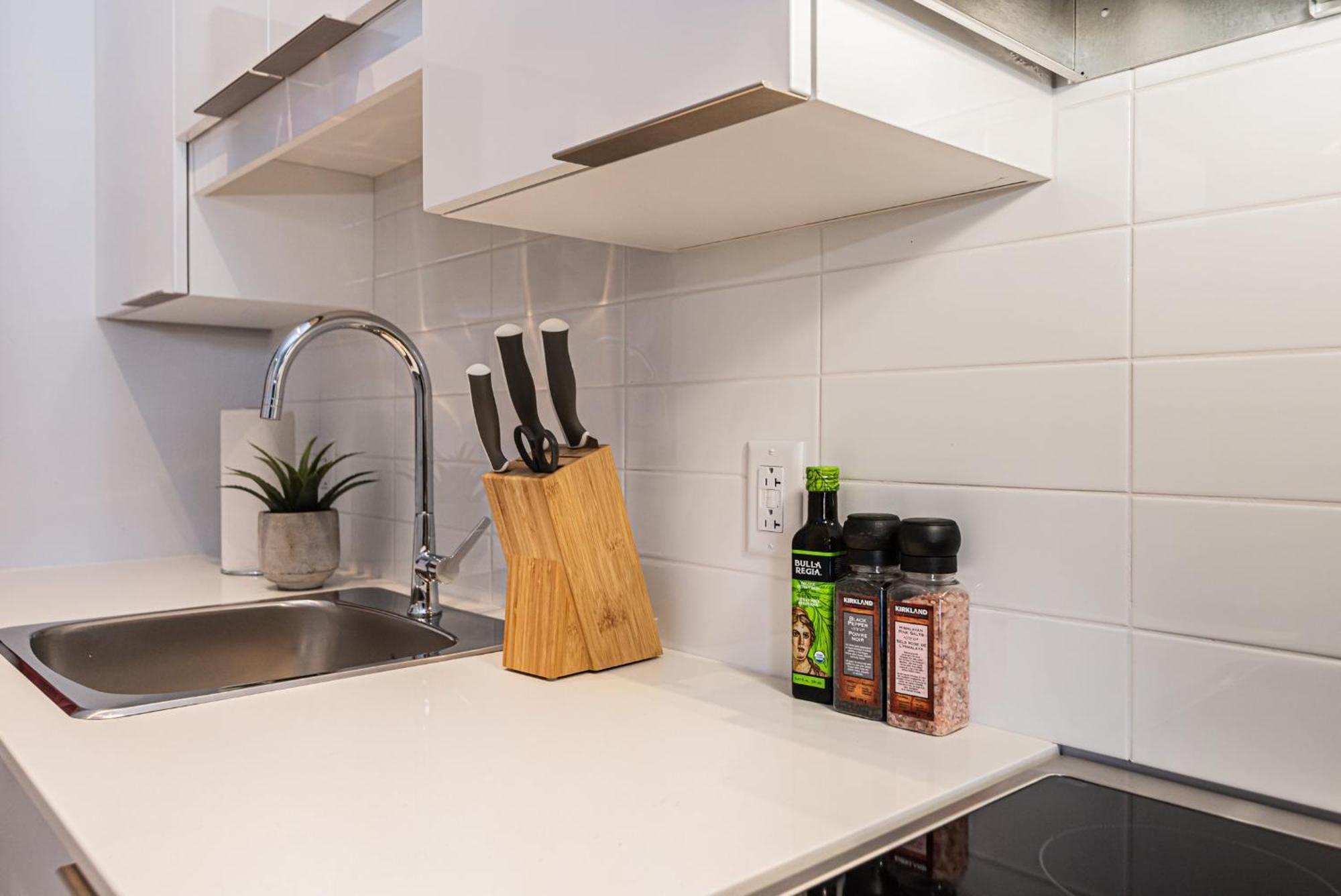 מונטריאול Wonderful New Studio Close To Mount Royal By Den Stays חדר תמונה